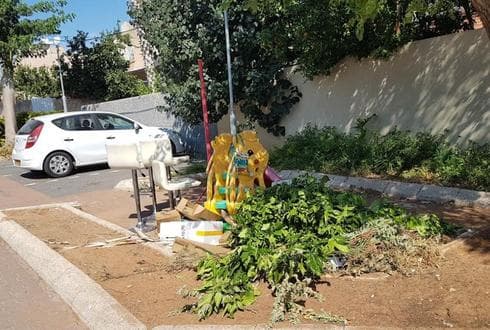 לכלכוך ברחוב | צילום: איתמר רותם