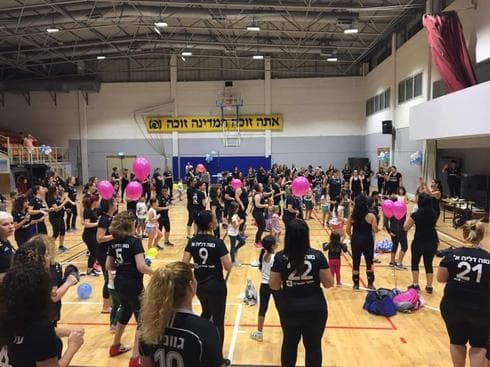 מתחממות לקראת העונה שבפתח. צילום: רולי שטיינר