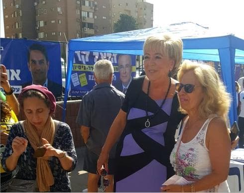 מרים פיירברג איכר הגיעה להצביע | צילום: ניר איסקוב