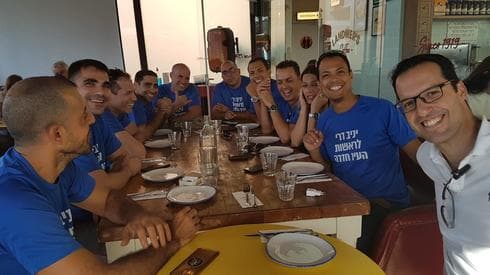 סיעת מחוברים בארוחת צהריים | צילום: איתמר רותם