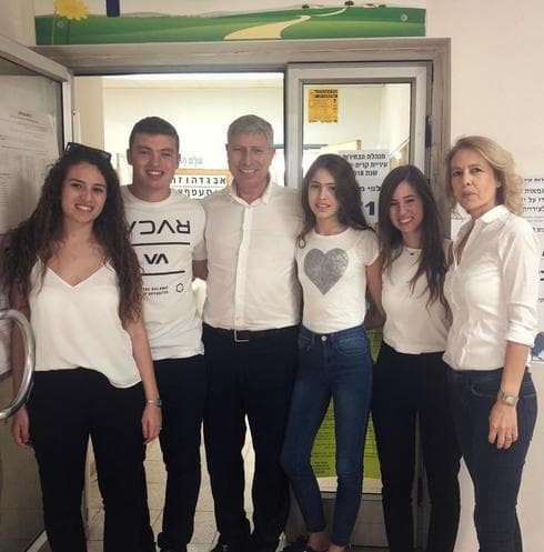 יעקב פרץ הגיע לקלפי. צילום: יח"צ