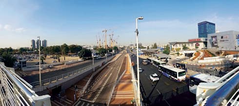 רחוב ז'בוטינסקי מגשר קלטראווה. צילום: ריאן