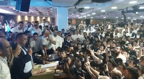 ליאון בפביליון. צילום: רפי פרלשטיין