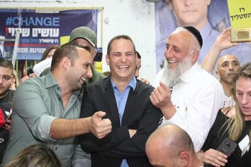 קינסטליך והרב אריה כהן | צילום: אבי מועלם