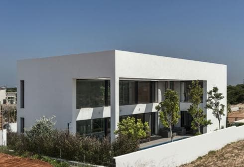 וילה בקיסריה בעיצוב דן והילה ישראלביץ. צילום: עודד סמדר 
