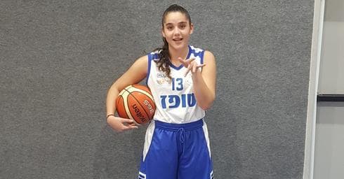 מאיה עגיב. קלעית מובילה |צילום באדיבות מכבי רחובות טופז