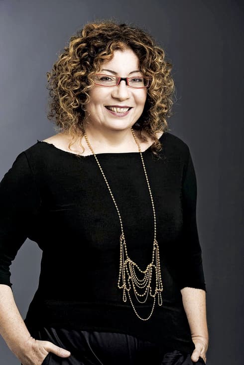 שחק. "אנשים מתקשים להאמין שהכל עשוי מפעמונים" | צילום: אוהד רומנו