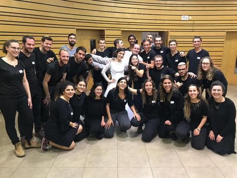 דוד וציפורה והמתנדבים. צילום: טל רויך