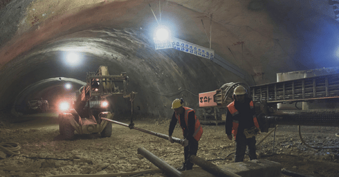 הנחת התשתית. צילום: יואב דודקביץ'
