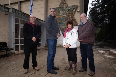 מימין לשמאל: חומי יזרעאלי, אלישבע שושן, ארז חזן ומוטי סונגו. יתגעגעו למקום | צילום: אפי שריר