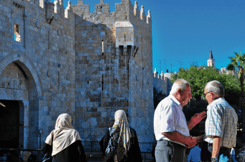 מזרח העיר. מחכים לראש הממשלה. צילום: רפי קוץ