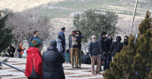 הלוויתה של אנסבכר ז"ל. צילום: אלכס קולומויסקי