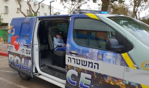 הניידת בפעולה | צילום: דוברות המשטרה