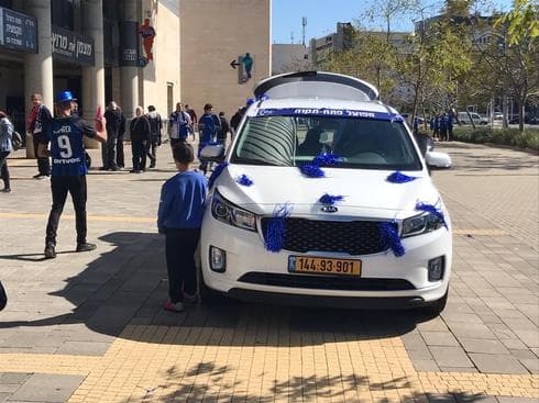 הרכב החתונתי שהוביל את הכלה לחופתה
