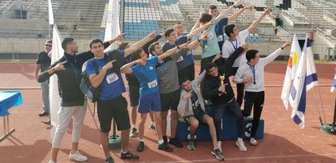 נבחרת האתלטיקה של רמון. אלופים | צילום: באדיבות עיריית הוד השרון