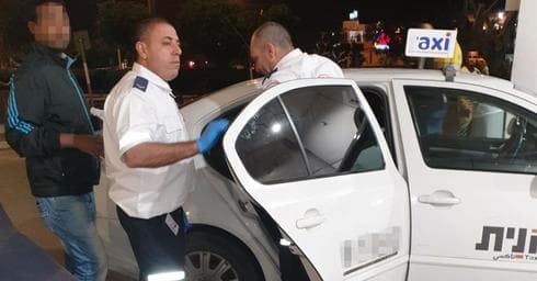 שרקאוי בסמוך למונית | צילום: דוברות מד"א  