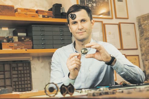 נוי. "אני לא עושה שעונים כדי למכור אלא כדי לבטא את עצמי" | צילום: תומי הרפז