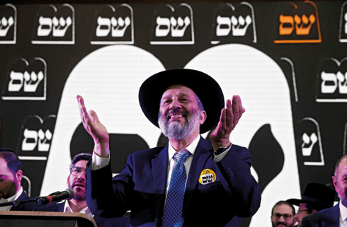 דרעי חוגג השבוע ב'בנייני האומה'. צילום: אוהד צויגנברג