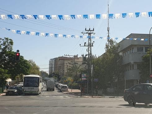 קופת חולים רמז (מימין). אין חנייה | צילום: אביגיל קדם