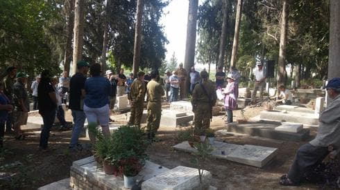 נפל בגבול מצרים. האזכרה היום (צילום:  שי אלט)