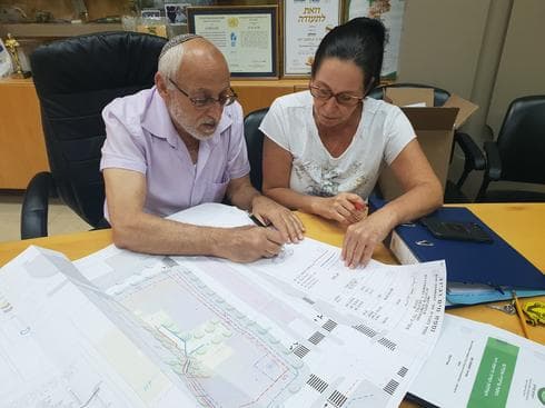 ראש העירייה ומהנדסת העיר מימי פלג | צילום: עיריית חולון