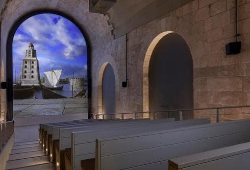 מרכז המבקרים קמרונות נמל קיסריה | צילום: אסף פינצ'וק