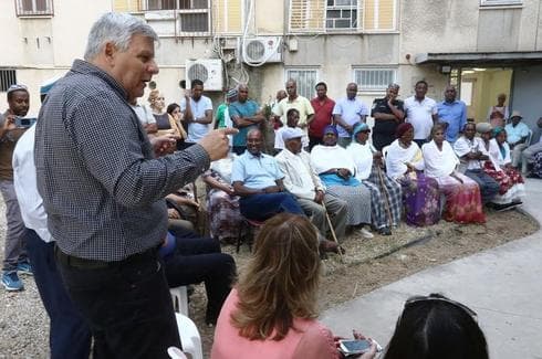 ראש העיר מברך בטקס חנוכת המועדון | צילום: דוברות עיריית חדרה