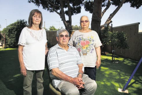 מימין: רותי מגן, עמוס פיקרסקי ורותי גלר | צילום: אסף פרידמן