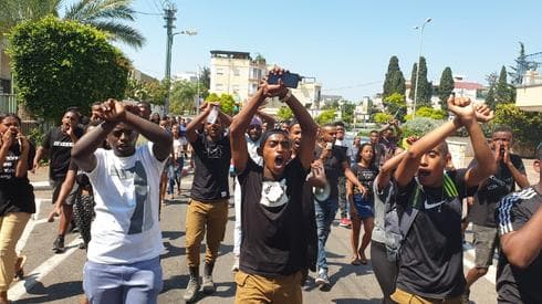 מפגינים. צילום: שולי נאור זוארץ מפגינים. צילום: שולי נאור זוארץ