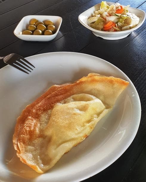 "אצל מוריס". שימו שמן. ועוד שמן | צילום: אשר קשר 