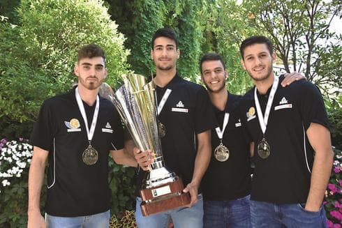 פורת (מימין), אדם, אביבי וקרביץ. שמונה ימים חלומיים | צילום: תומר רייכמן