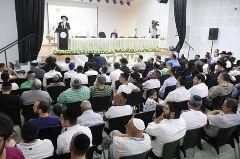 "לשמור על כבודה של השבת" | צילום: אבי מועלם 