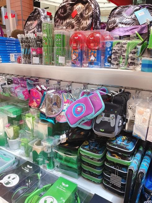 קנייה חברתית, "אבל לכולם יש" | צילום: עדנה קורן