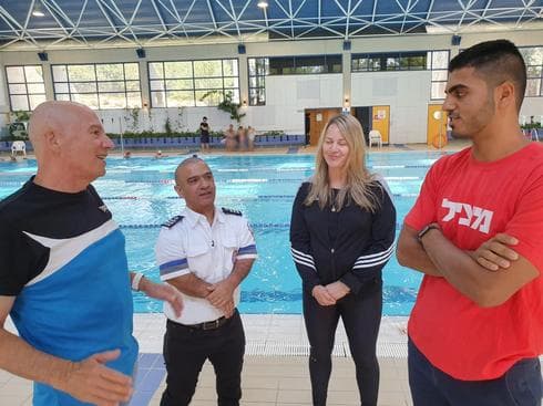 נדב והצוות בלרנר. צילום: דוברות מד"א נדב והצוות בלרנר. צילום: דוברות מד"א