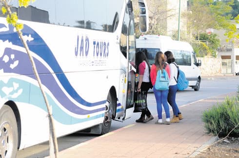 משוועים להסעות | המחשה: שרון צור