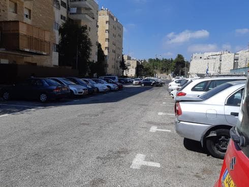 רחוב לאה גולדברג בנווה יעקב. צילום: אדווה חולי רחוב לאה גולדברג בנווה יעקב. צילום: אדווה חולי