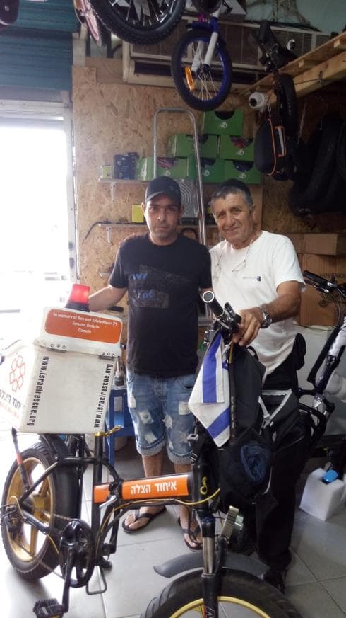 מאמיה ועובדיה. נרתם לעזרה | צילום: דוברות איחוד הצלה