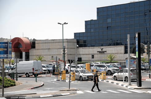 קניון מלחה. צילום: יואב דודקביץ'
