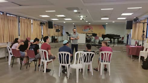 חניכי המגמה בשיעור | צילום: קונסרבטוריון בית שאן