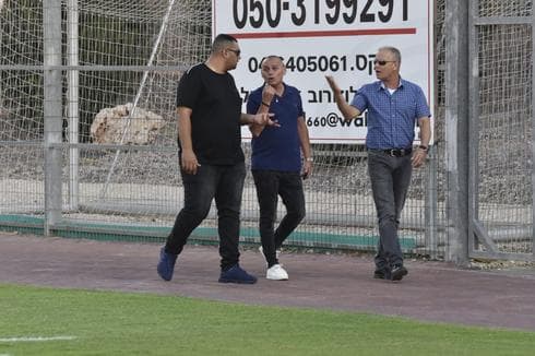 היו"ר עמיר נוי עם עמי אסייג ובנ יהייק (צילום: שרון צור)