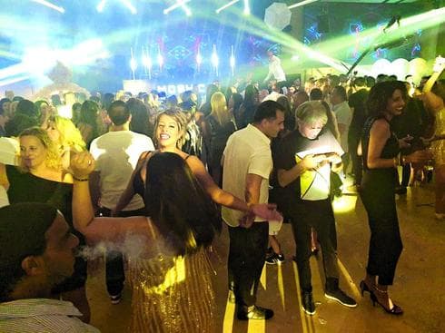 הבשורה לא הפריעה לאורחים לפזז. החתונה של לירן ועמית | צילום: פרטי