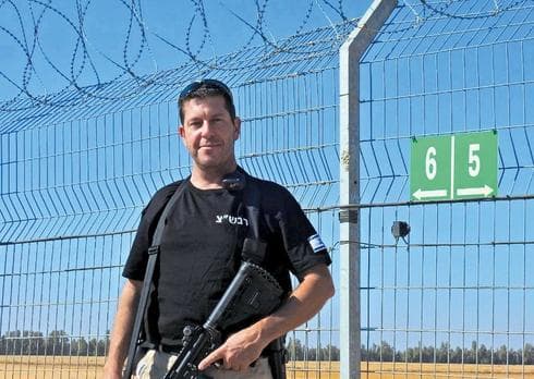 "הרבש"צים נכונים להגן בגופם על התושבים בכל מקום ובכל". ניר שורמן | צילום: אבי קורין