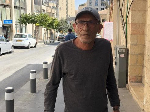 יעקב גולדשטיין, בעל דוכן הנקניקיות. צילום: לירן תמרי