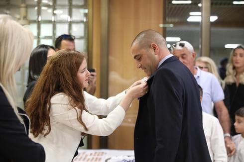 ח"כ אופיר כץ מגיע היום לכנסת (צילום: דוברות הכנסת) 