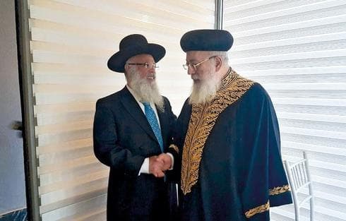 הרב שריקי בפגישה עם הרב הראשי של ירושלים, הרב שלמה משה עמר | צילום: פרטי