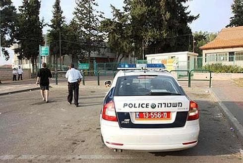 ניידת משטרה (צילום: אבי מועלם)
