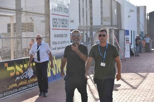 עמית אשכנזי ויגאל אעידן (צילום: שרון צור)