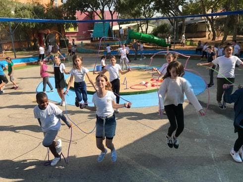 הילדים עם הדילגיות | צילום: בית ספר גורדון
