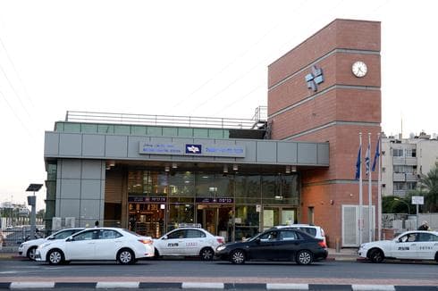 תחנת רכבת יוספטל בת ים | צילום: קובי קואנקס