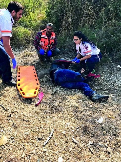 ניהול וגם שטח. בת אל בוגנים בזירות תאונה | צילום: דוברות מד"א